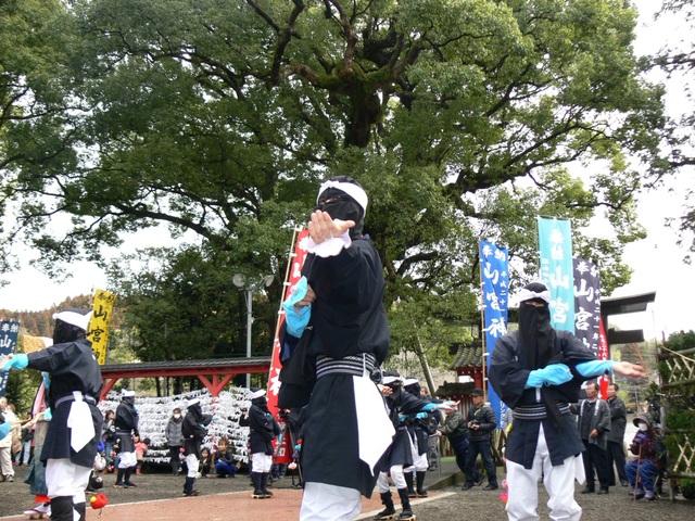 山宮神社春祭に伴う芸能(正月踊) 山宮神社春祭に伴う芸能(正月踊)